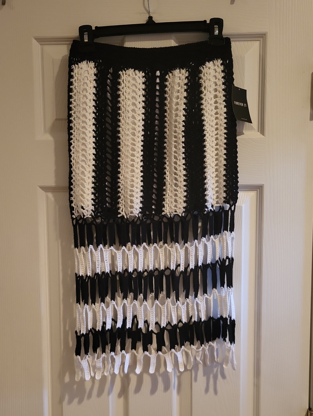 NWT Forever 21 Black & White Crochet Knit Striped Midi Skirt Fringe Small